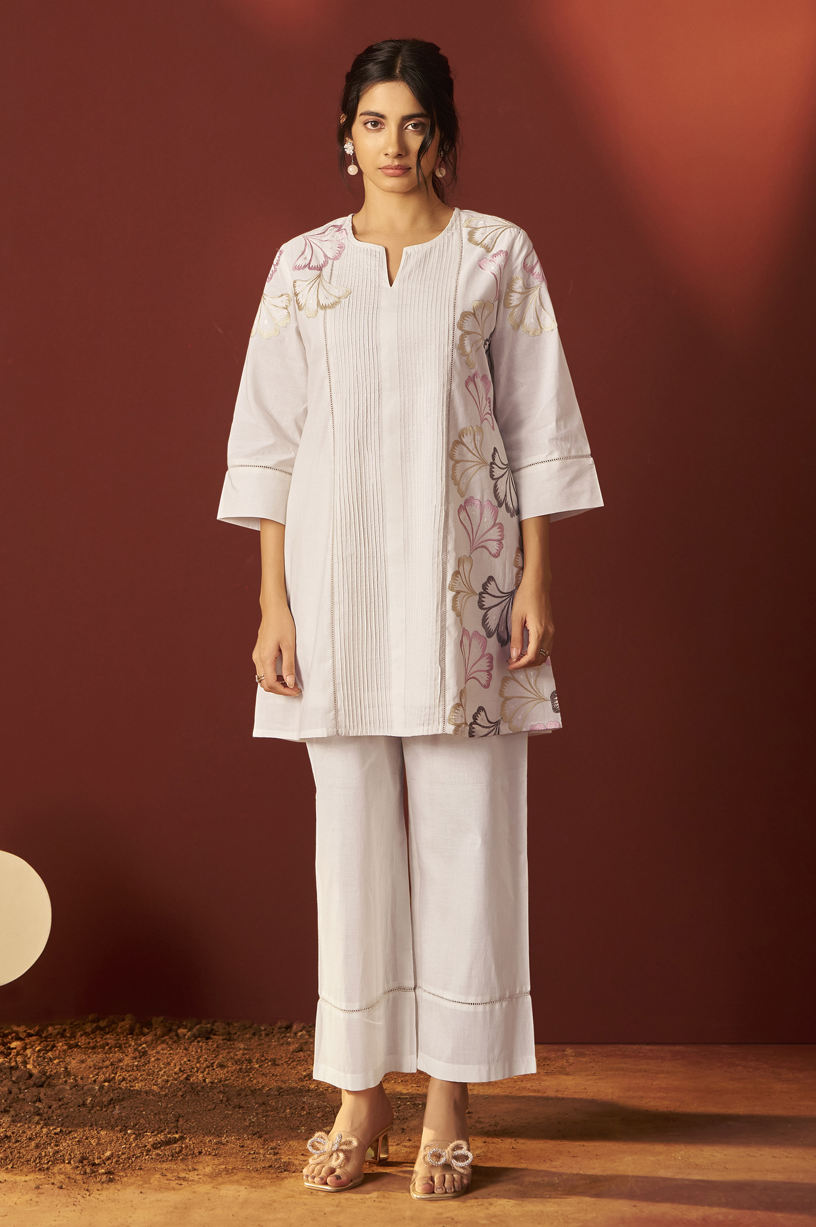 Women's Off White Printed Co-Ords Set With Belt