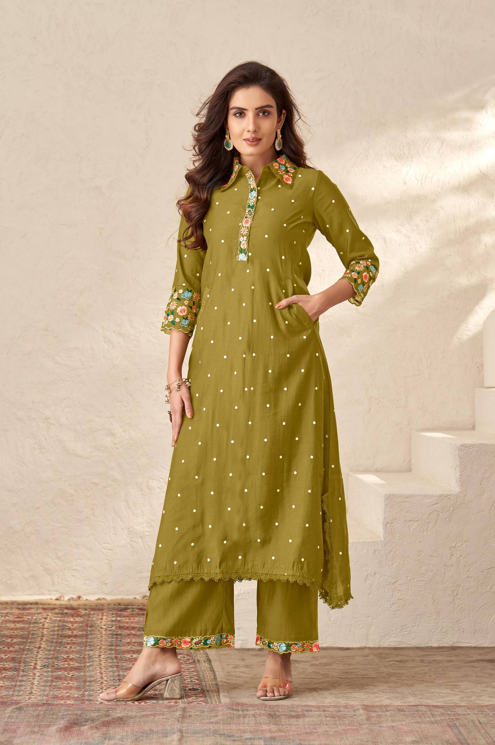 olive-green-floral-embroidered-regular-thread-work-kurta-with-palazzos