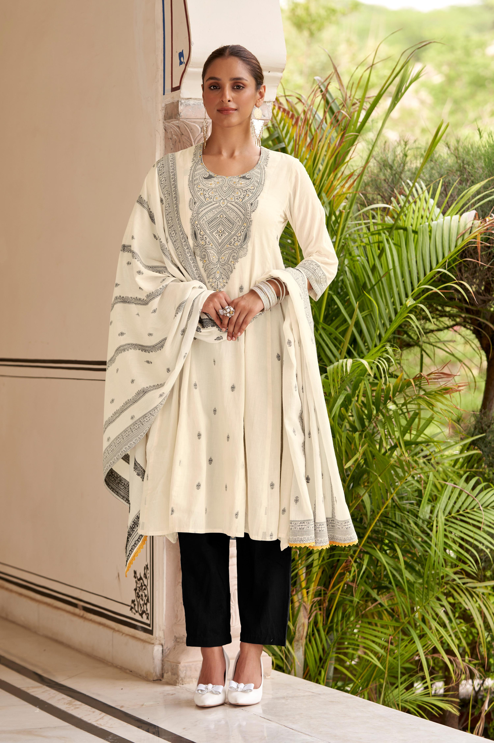 white-pure-cotton-jacquard-anarkali-kurta-with-pyjamas-dupatta