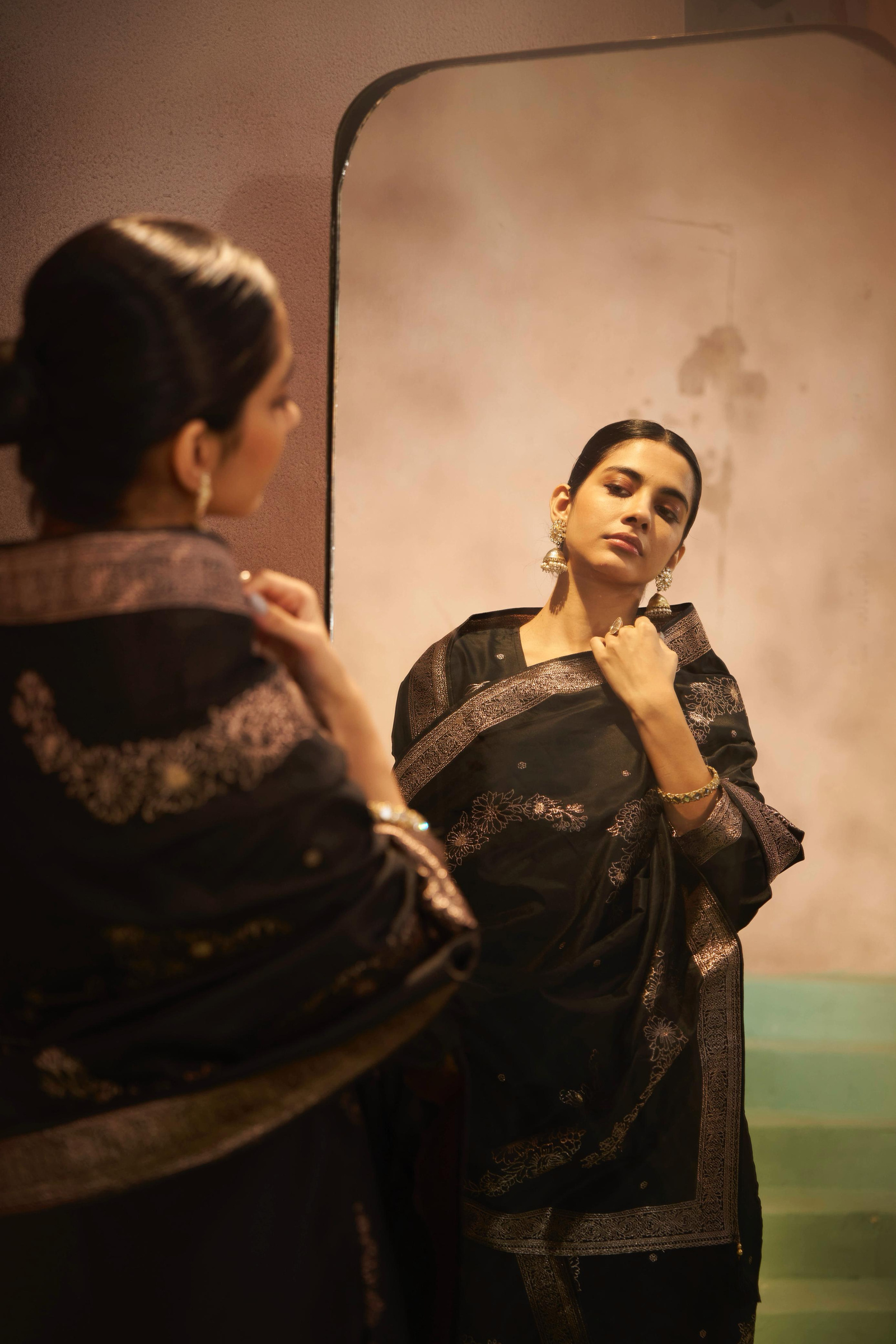 womens-black-jacquard-art-silk-flared-kurta-set-with-cotton-bottom-silk-blend-dupatta-2