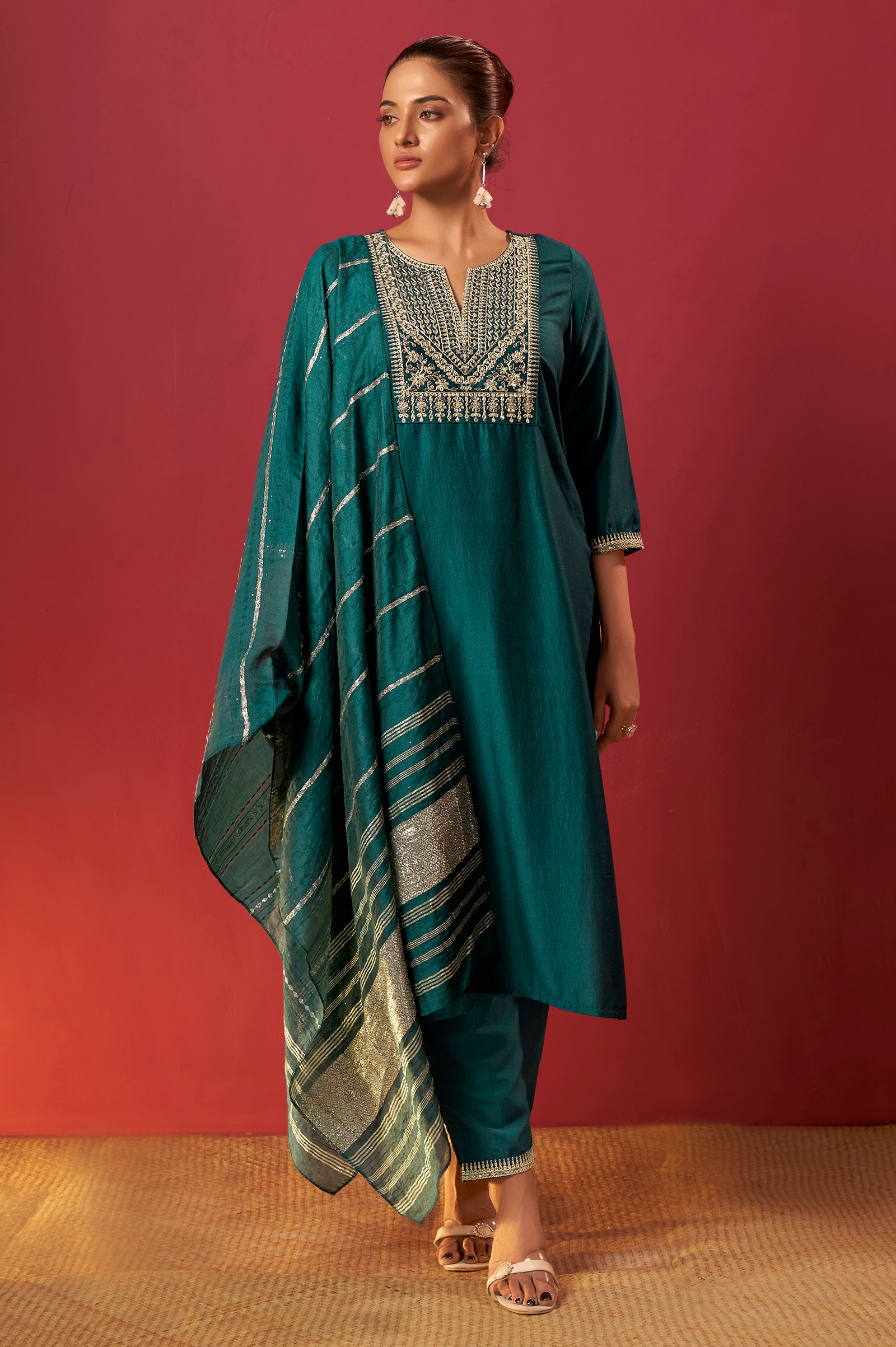 green-chinon-embroidered-kurta-set-with-jacquard-dupatta