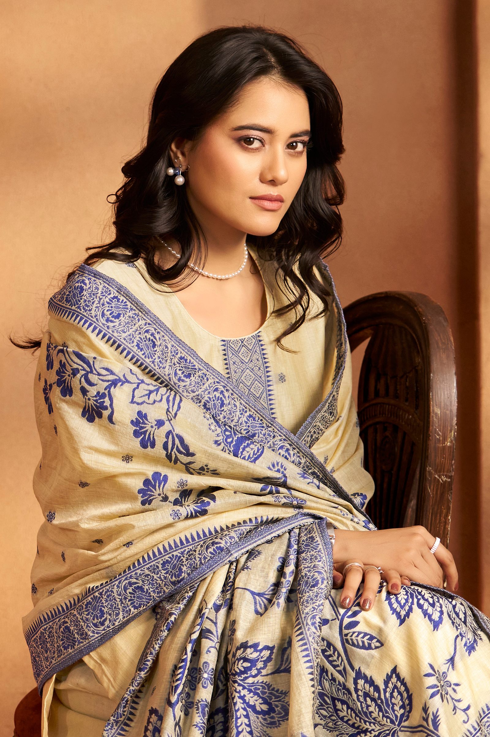 cream-jacquard-art-silk-kurta-set-with-cotton-bottom-silk-jacquard-dupatta