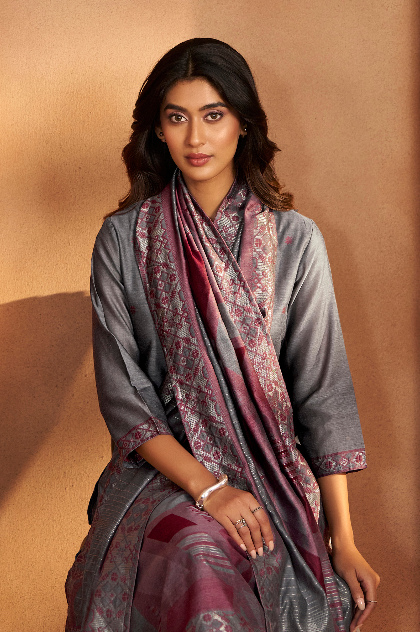 grey-jacquard-art-silk-fla-grey-kurta-set-with-cotton-bottom-silk-blend-dupatta