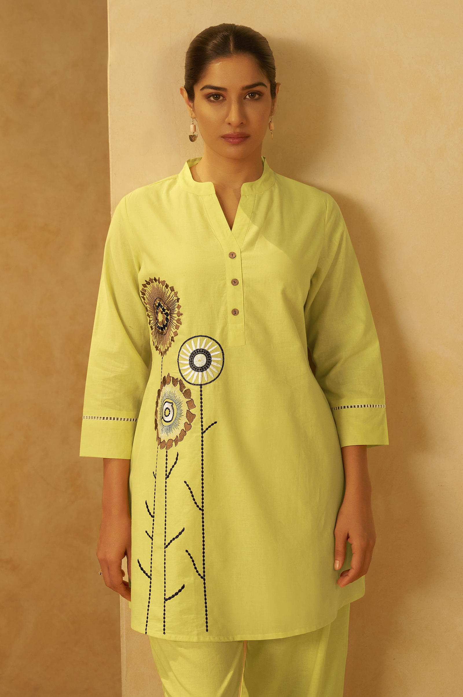 women-yellow-pure-cotton-embroidered-straight-kurta-co-ord-set