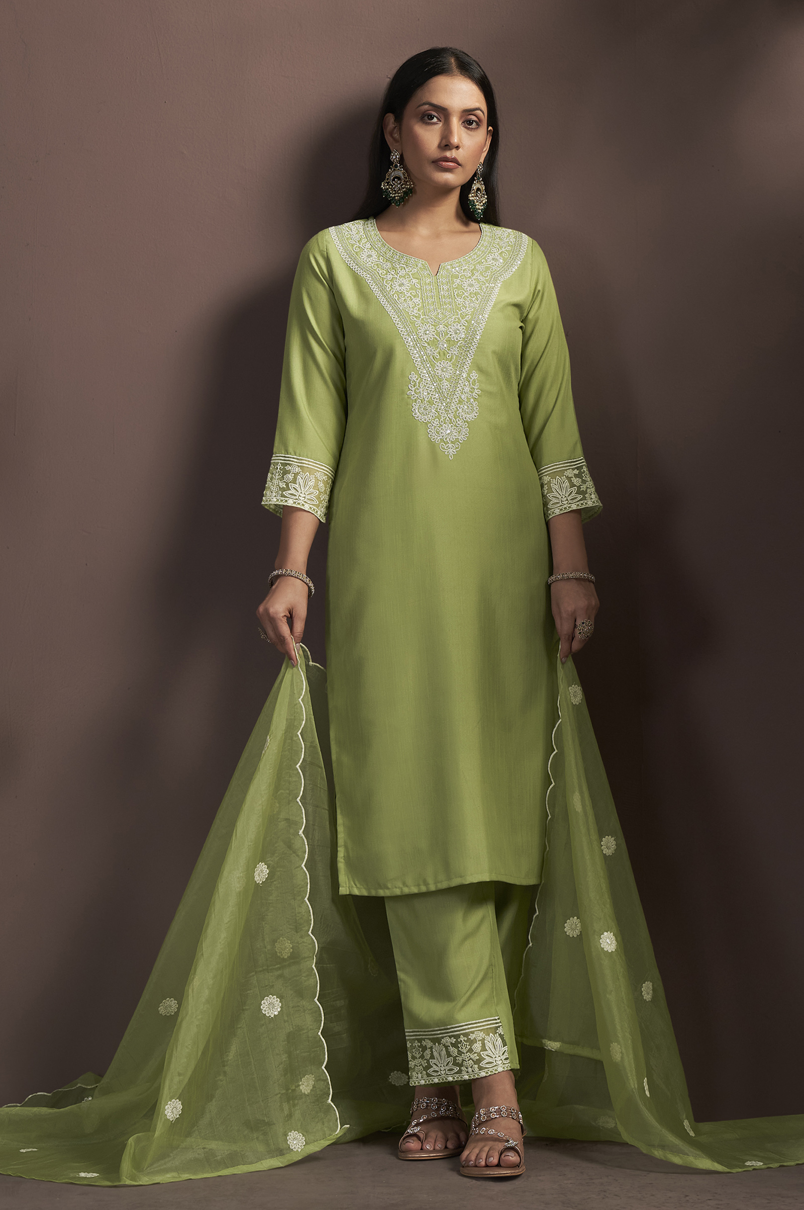 womens-green-embroidered-cotton-blend-straight-kurta-set-with-organza-embroidered-dupatta