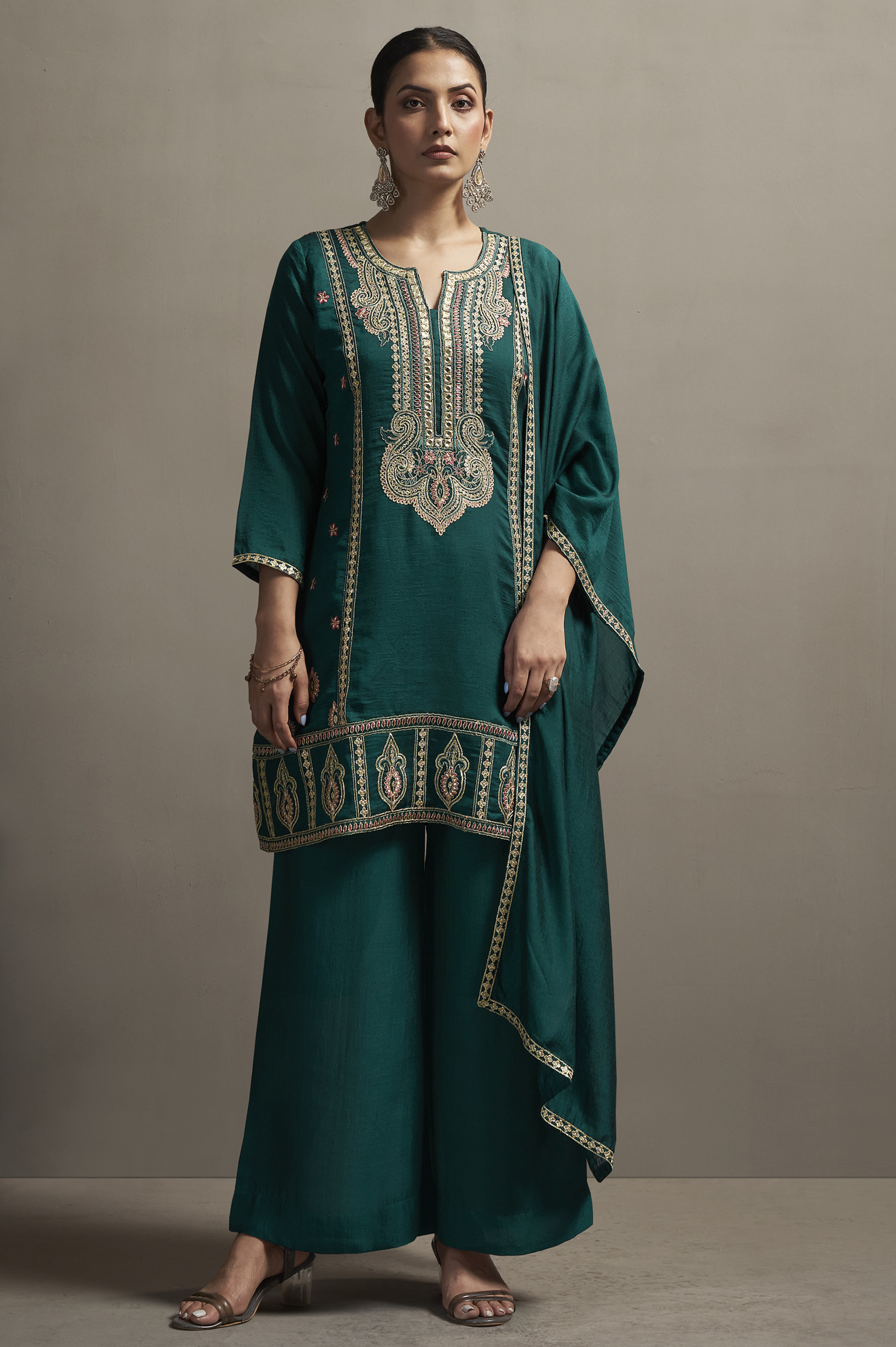 womens-green-embroidered-silk-blend-straight-kurta-set
