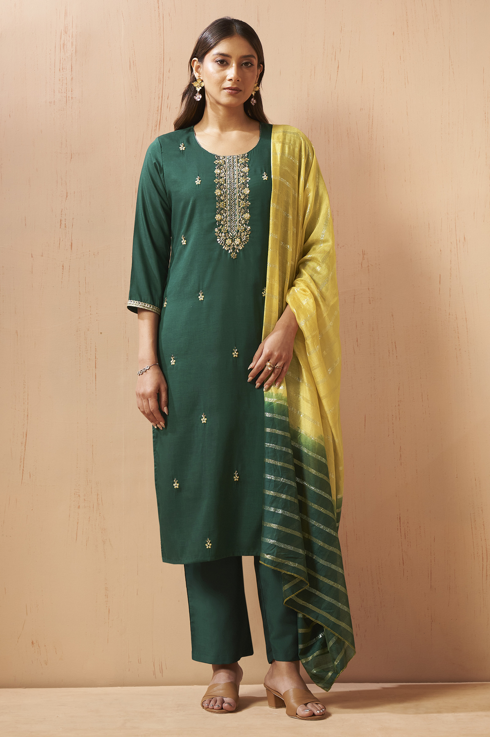 womens-green-embroidered-chinnon-kurta-set