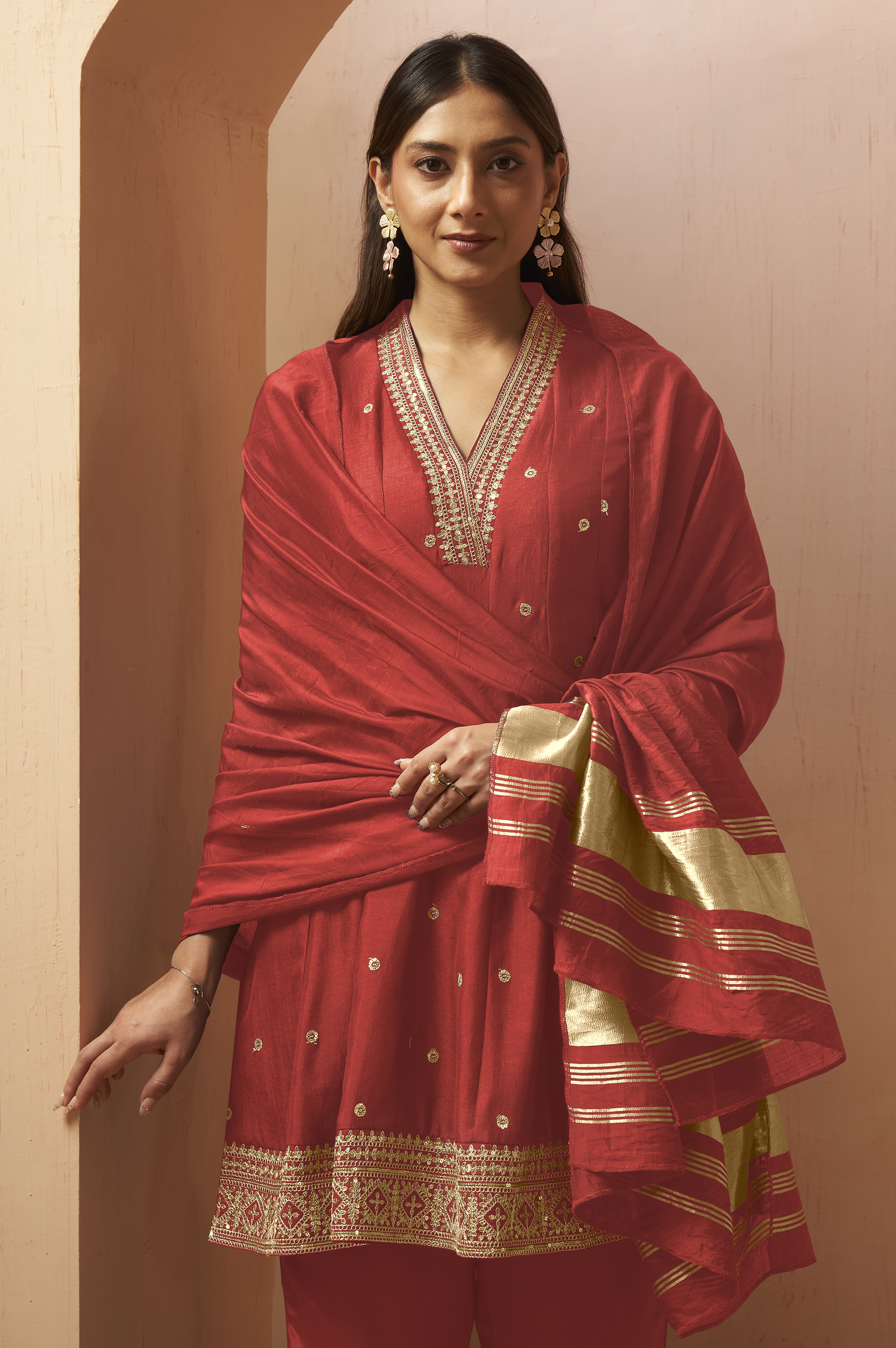 womens-red-embroidered-vichitra-silk-kurta-set