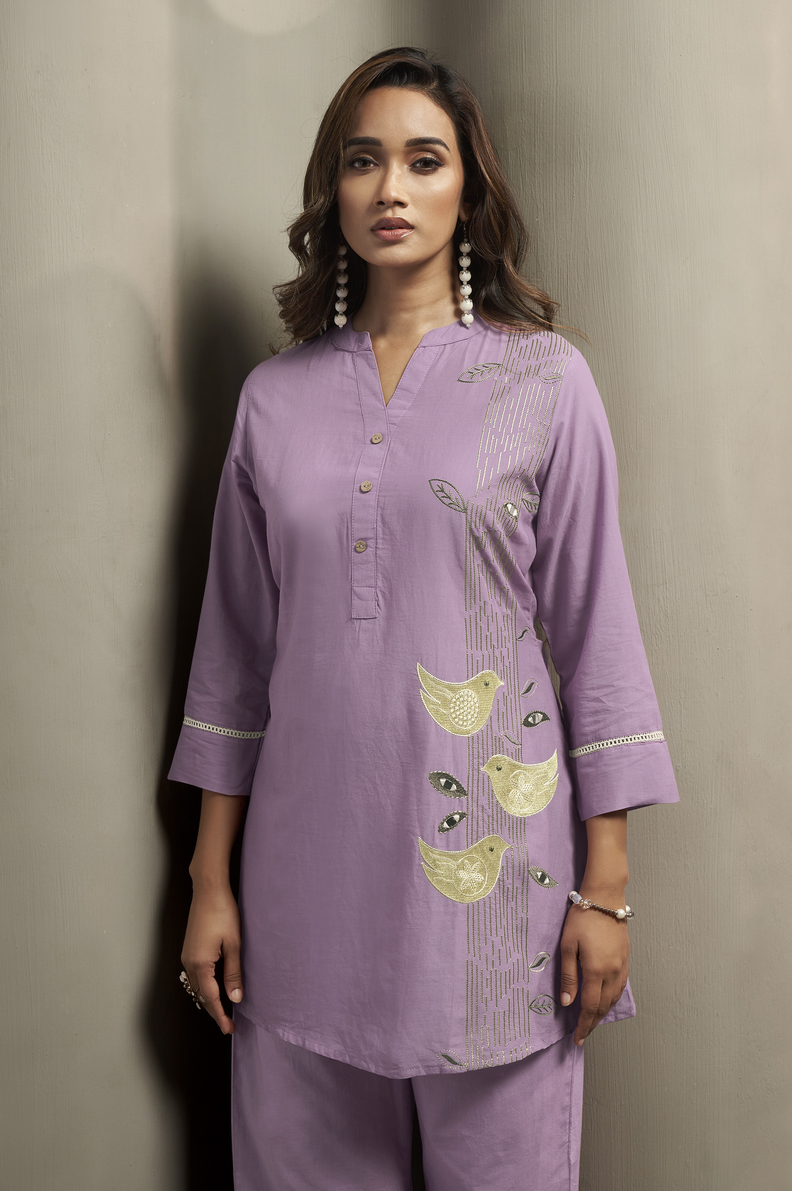 womens-purple-pure-cotton-bird-embroidered-straight-kurta-with-solid-pure-cotton-pants-co-ord-set