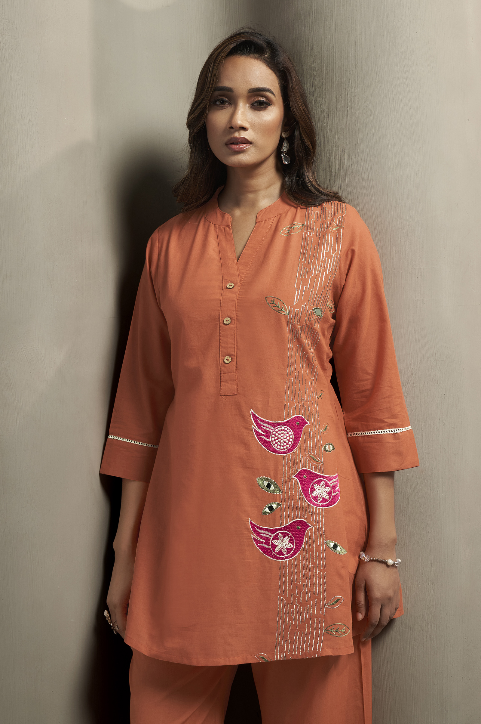 womens-pure-cotton-bird-embroidered-straight-kurta-with-solid-pure-cotton-pants
